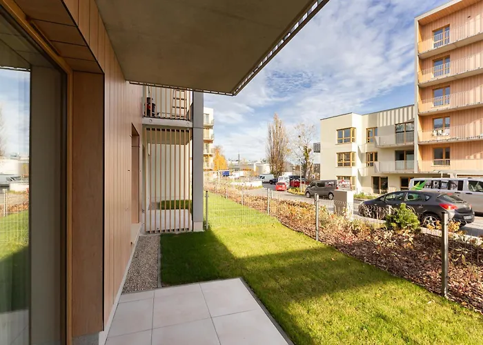 Lema With Garden By Bookinghost Apartament Gdańsk